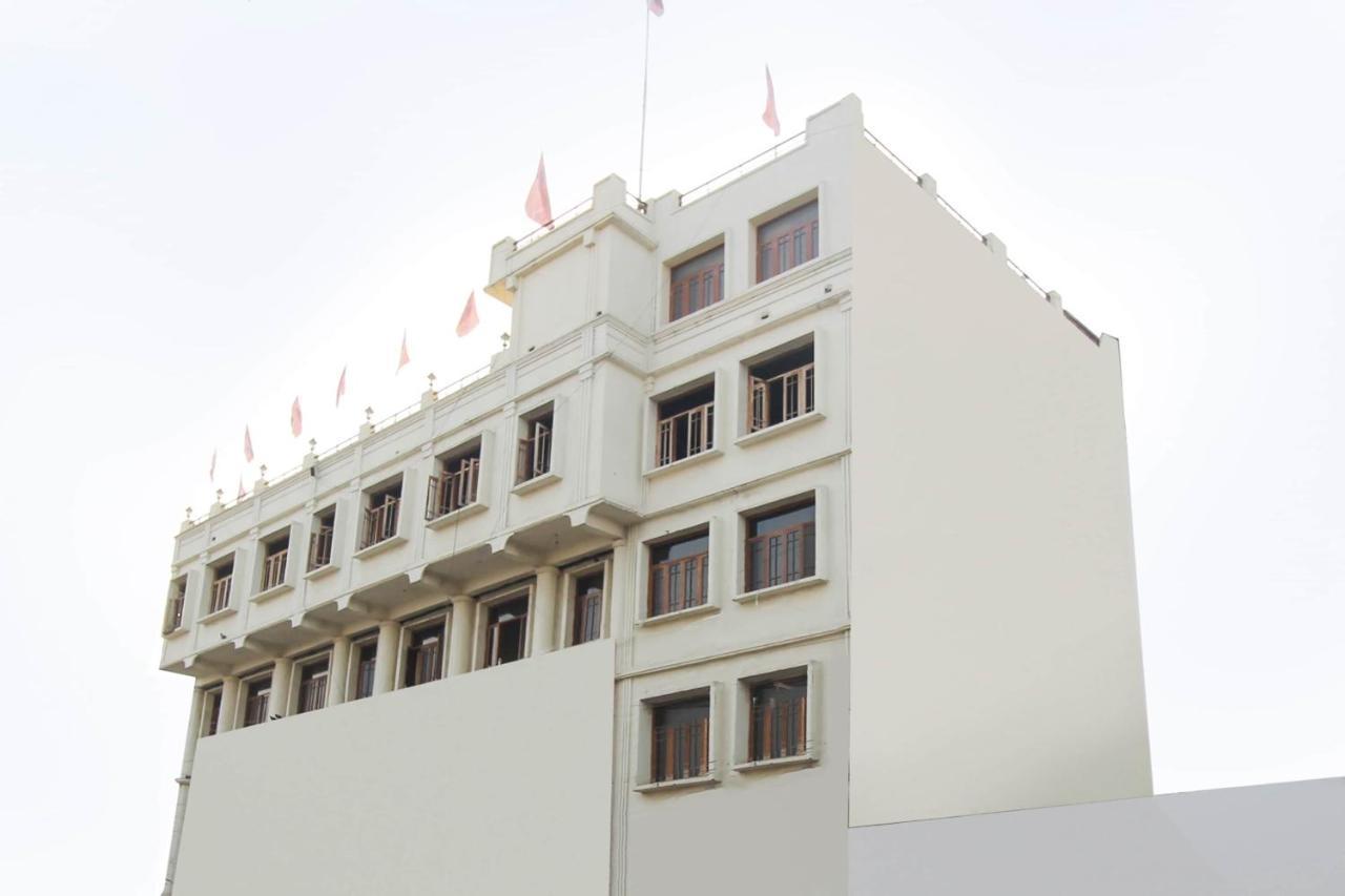 Hotel Oyo 7343 Al Shareef Palace Hyderabad