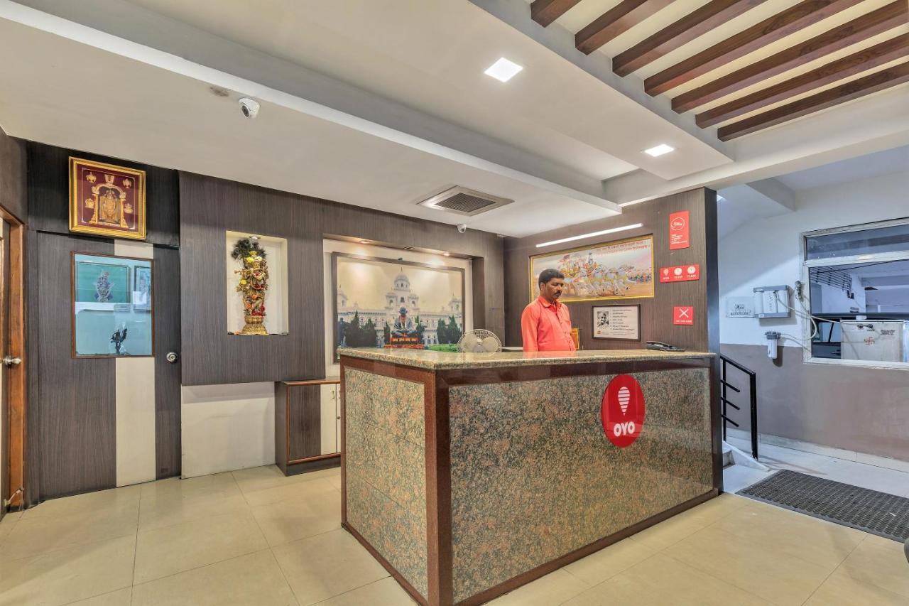 Hotel Oyo 11428 Krishna's Residency 3*