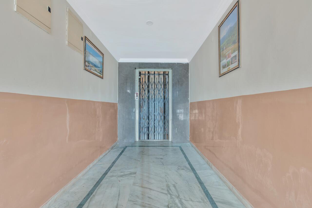 Oyo 11428 Krishna's Residency Hotel
