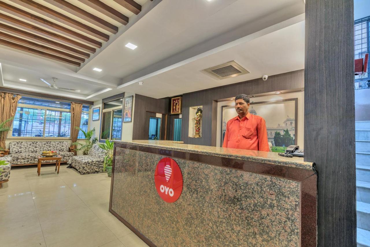 Oyo 11428 Krishna's Residency