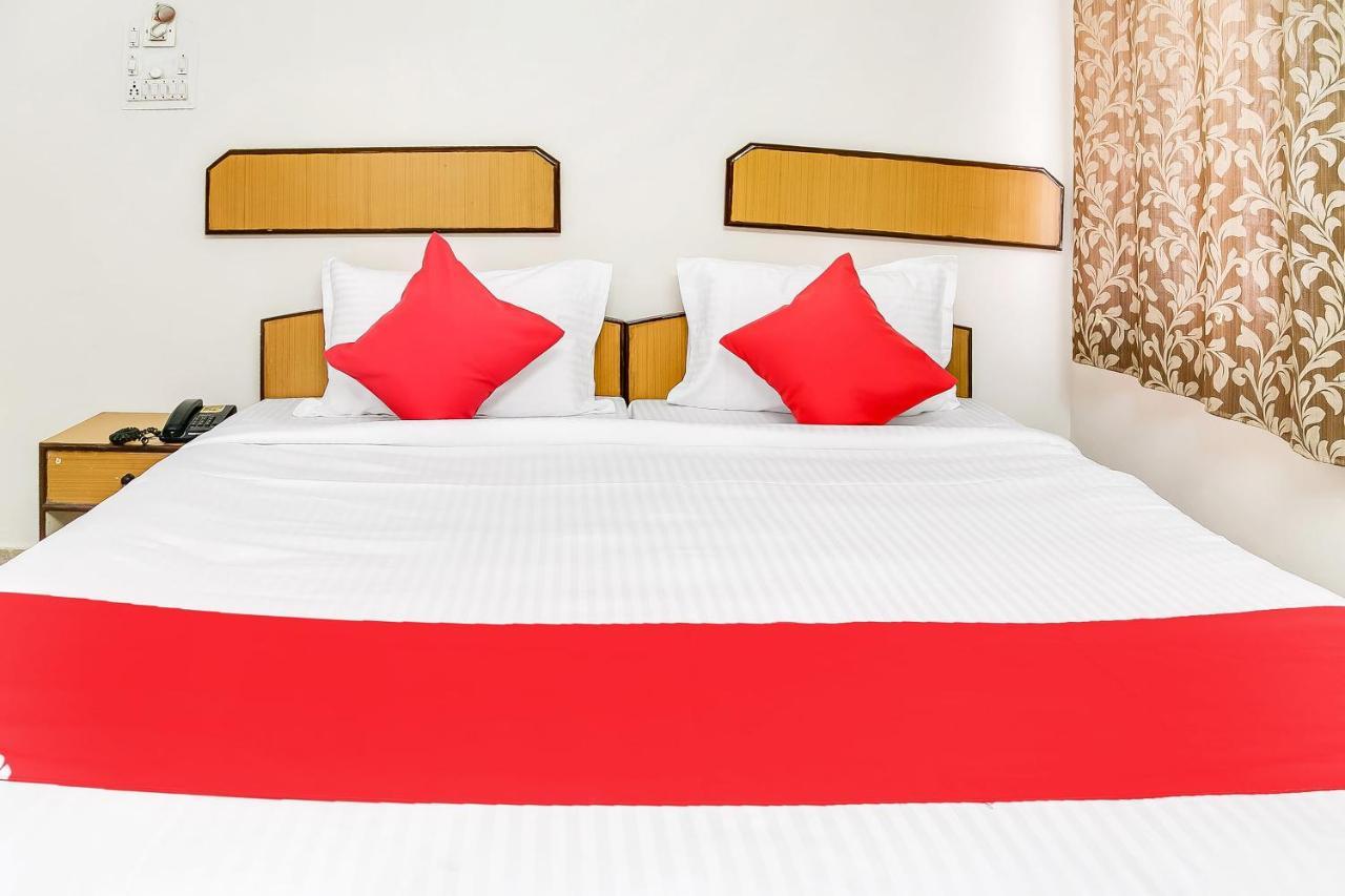 Oyo 47645 Sai Vinayak Boarding And Lodging 3*