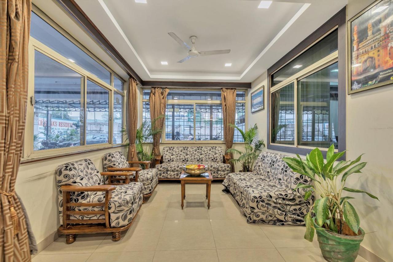 Oyo 11428 Krishna's Residency Hotel
