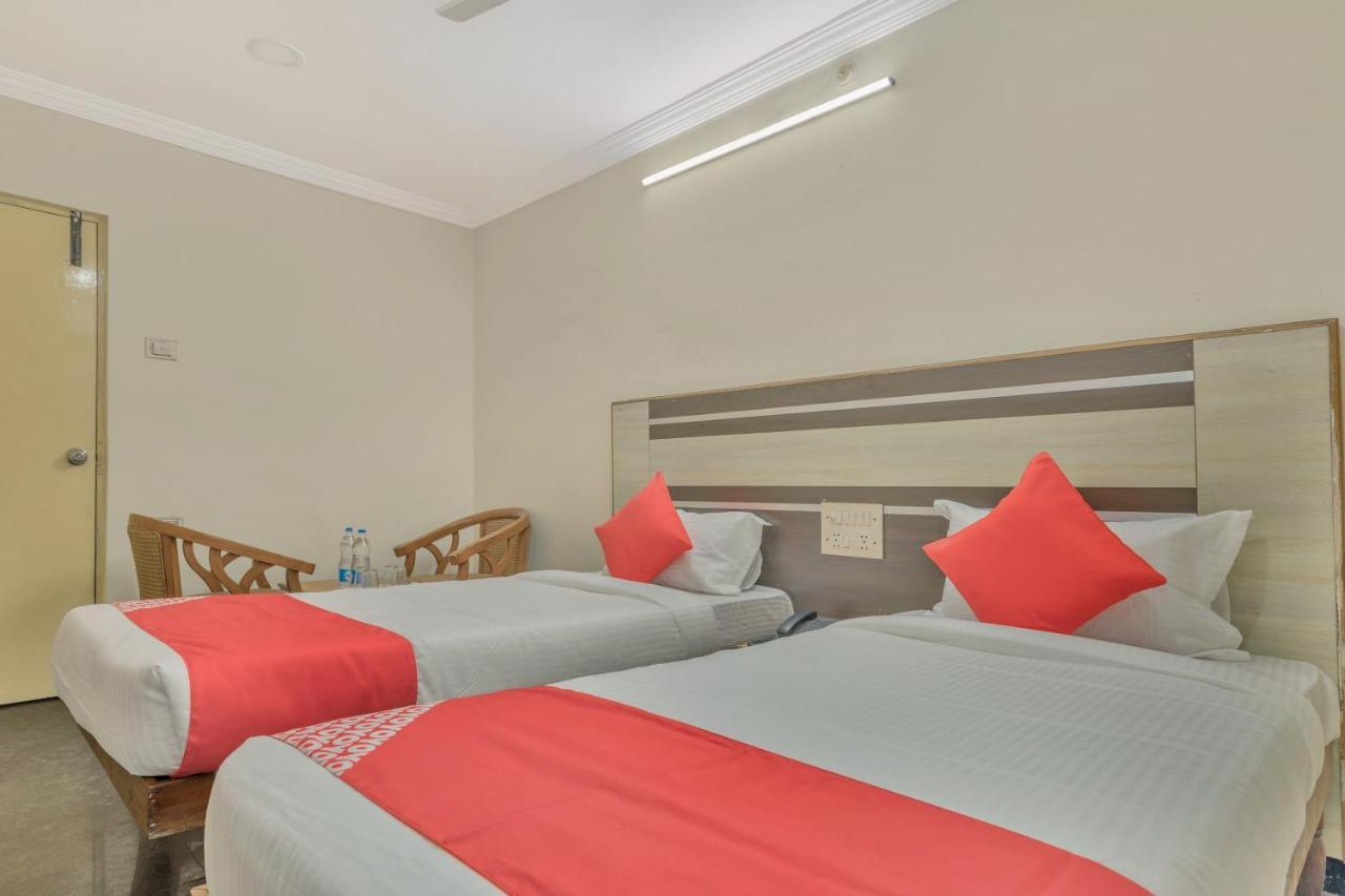 Oyo 11428 Krishna's Residency Hotel 3*