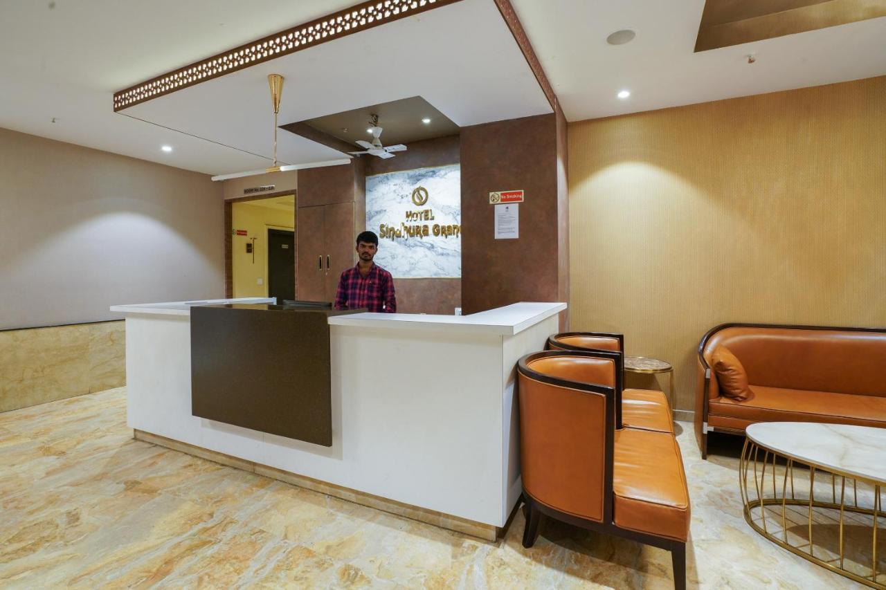 Capital O 71843 Grand Sindhura Hotel
