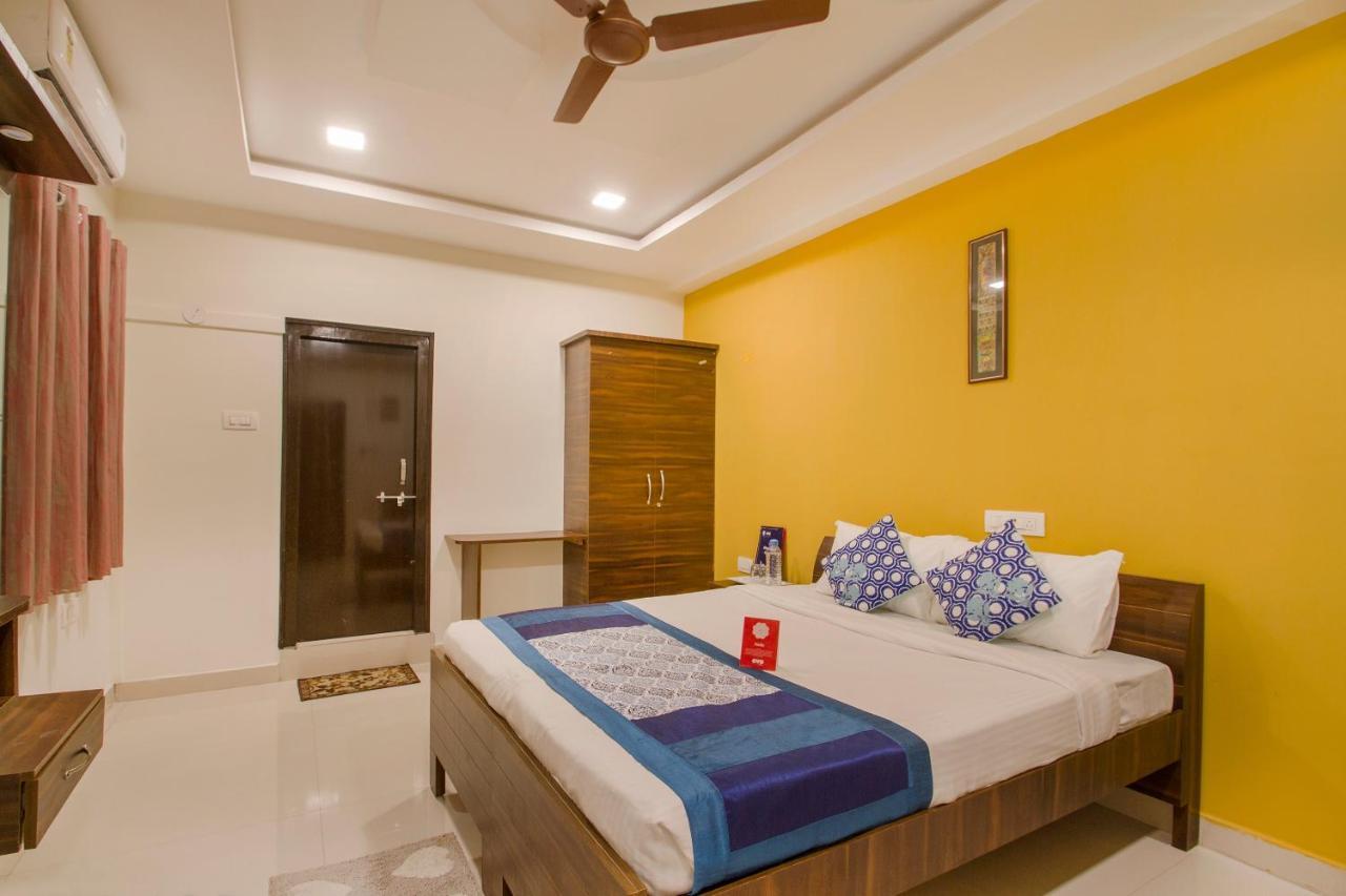 Oyo 9968 Srirama Hotels, Kondapur Hotel 3*