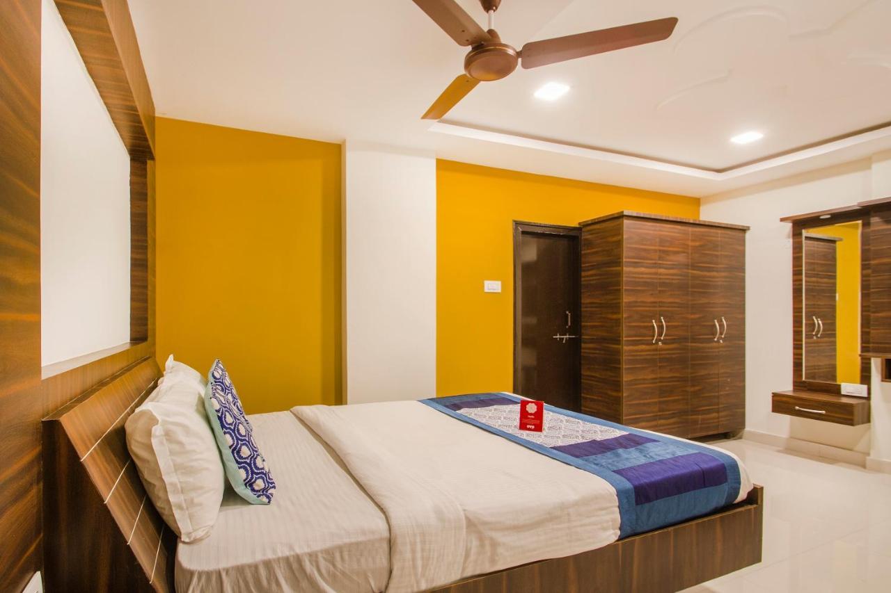 Oyo 9968 Srirama Hotels, Kondapur Hotel 3*