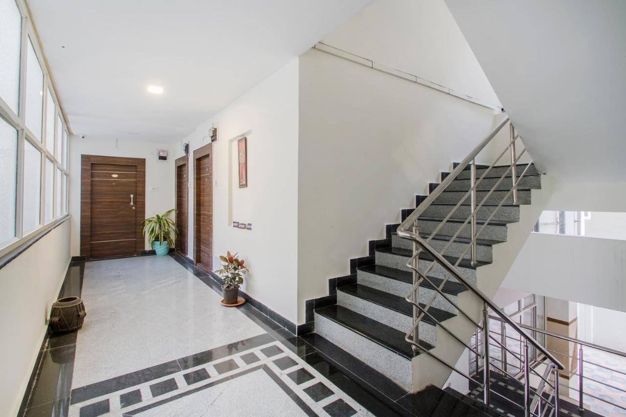 Oyo 9968 Srirama Hotels, Kondapur