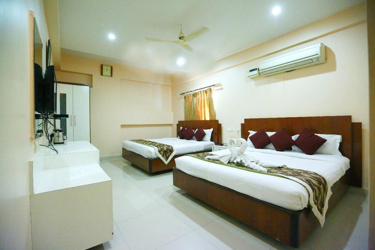 Fabexpress Tourist Plaza Hotel