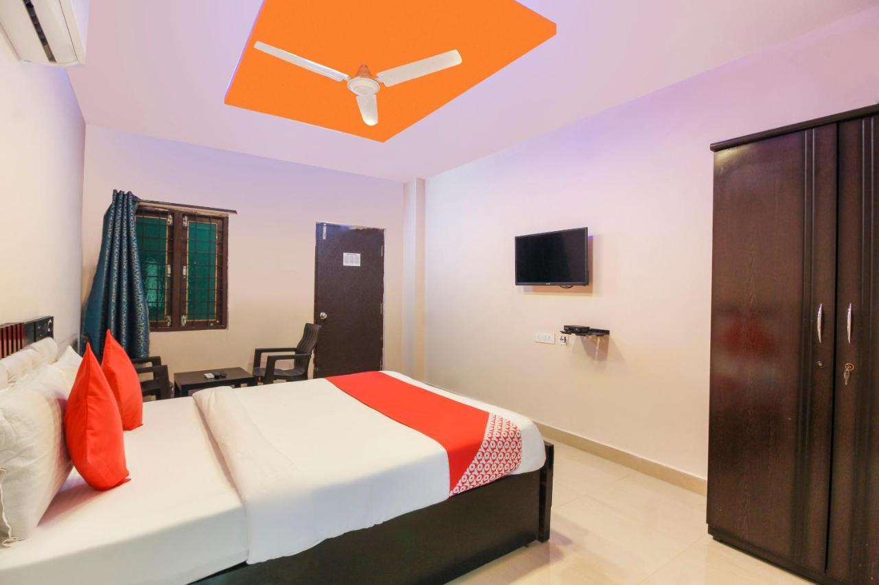 Hotel Oyo 47332 Hotel Rest Inn 3*