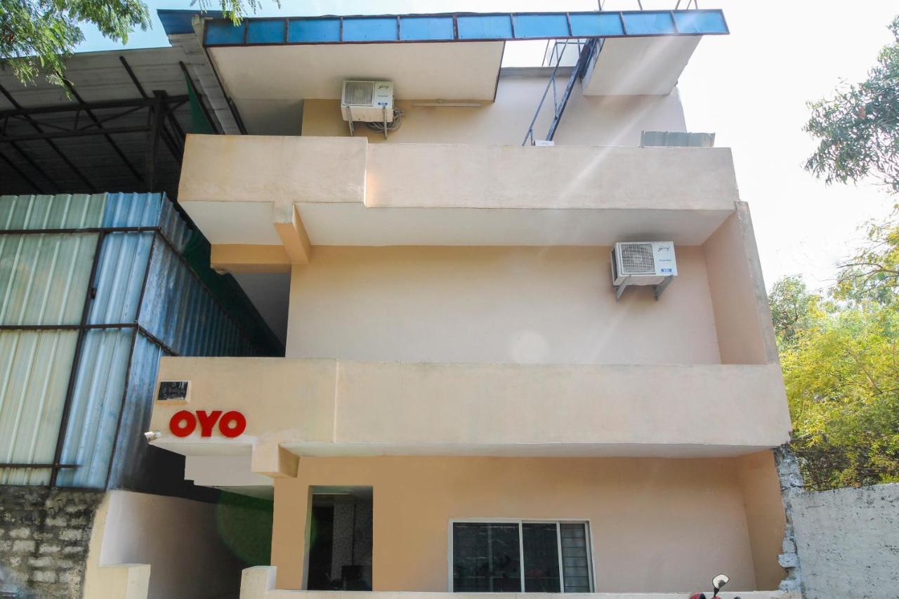 Oyo 47332 Hotel Rest Inn 3*
