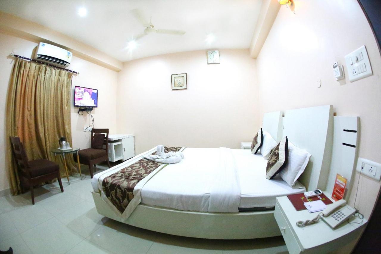 Fabexpress Tourist Plaza Hotel