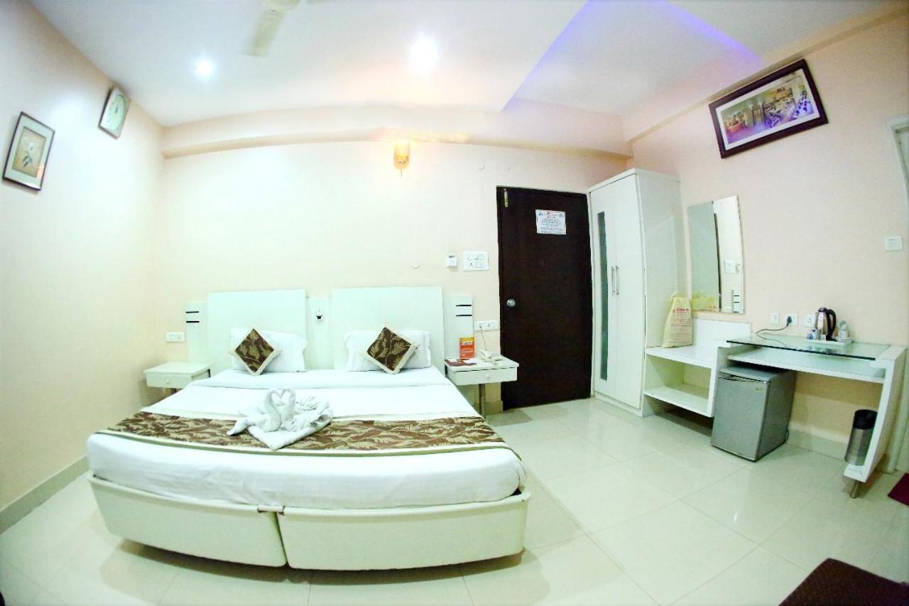 Fabexpress Tourist Plaza Hotel 3*