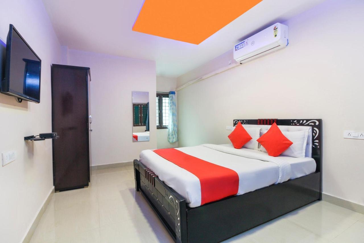 Oyo 47332 Hotel Rest Inn Hotel 3*