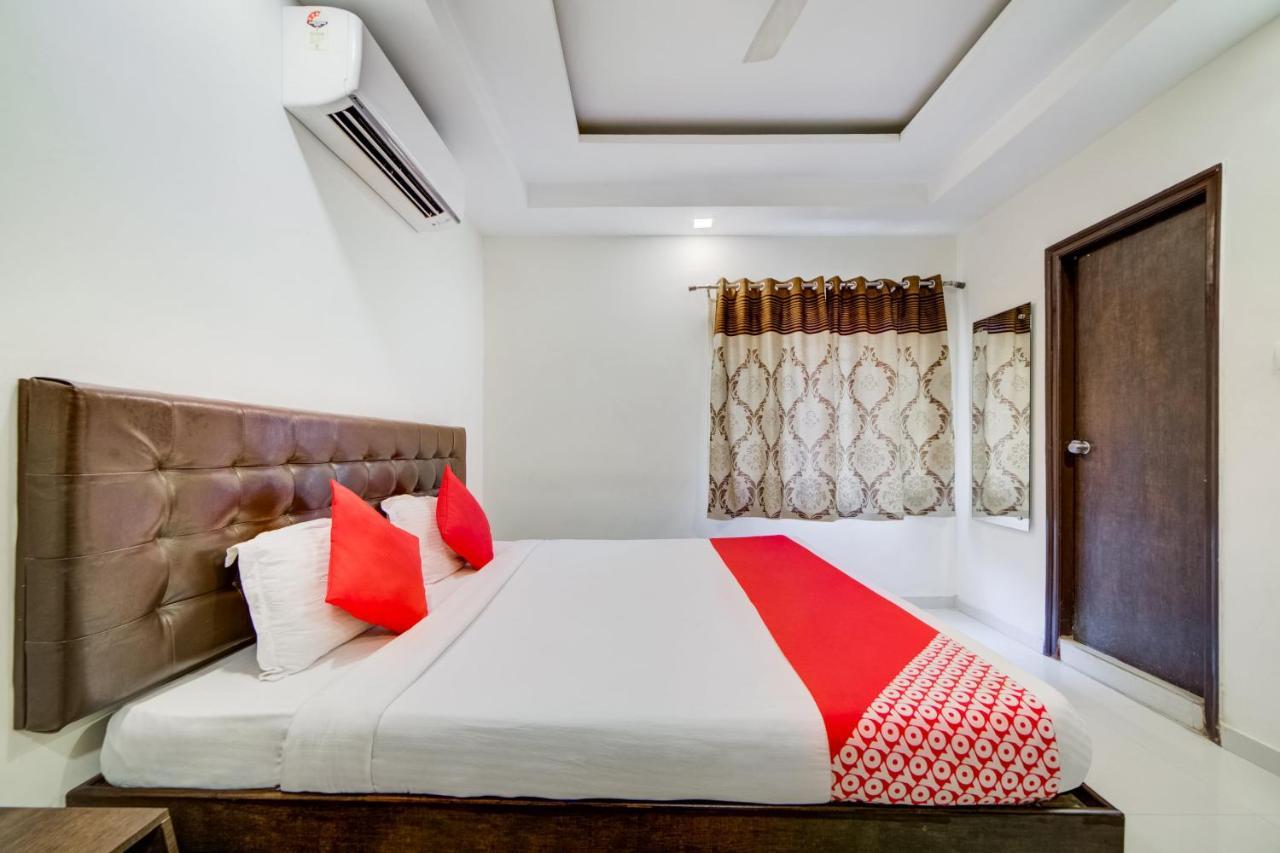 Capital O 13671 Qualia Hotel