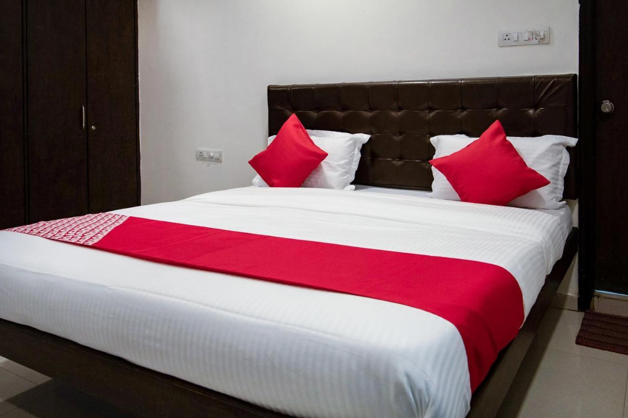Capital O 13671 Qualia Hotel