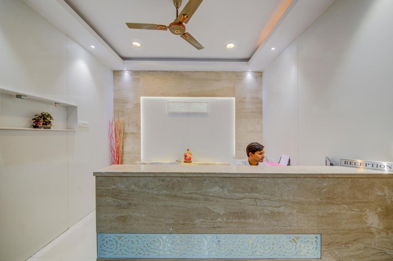 Hotel Oyo 18431 Celestee Grand