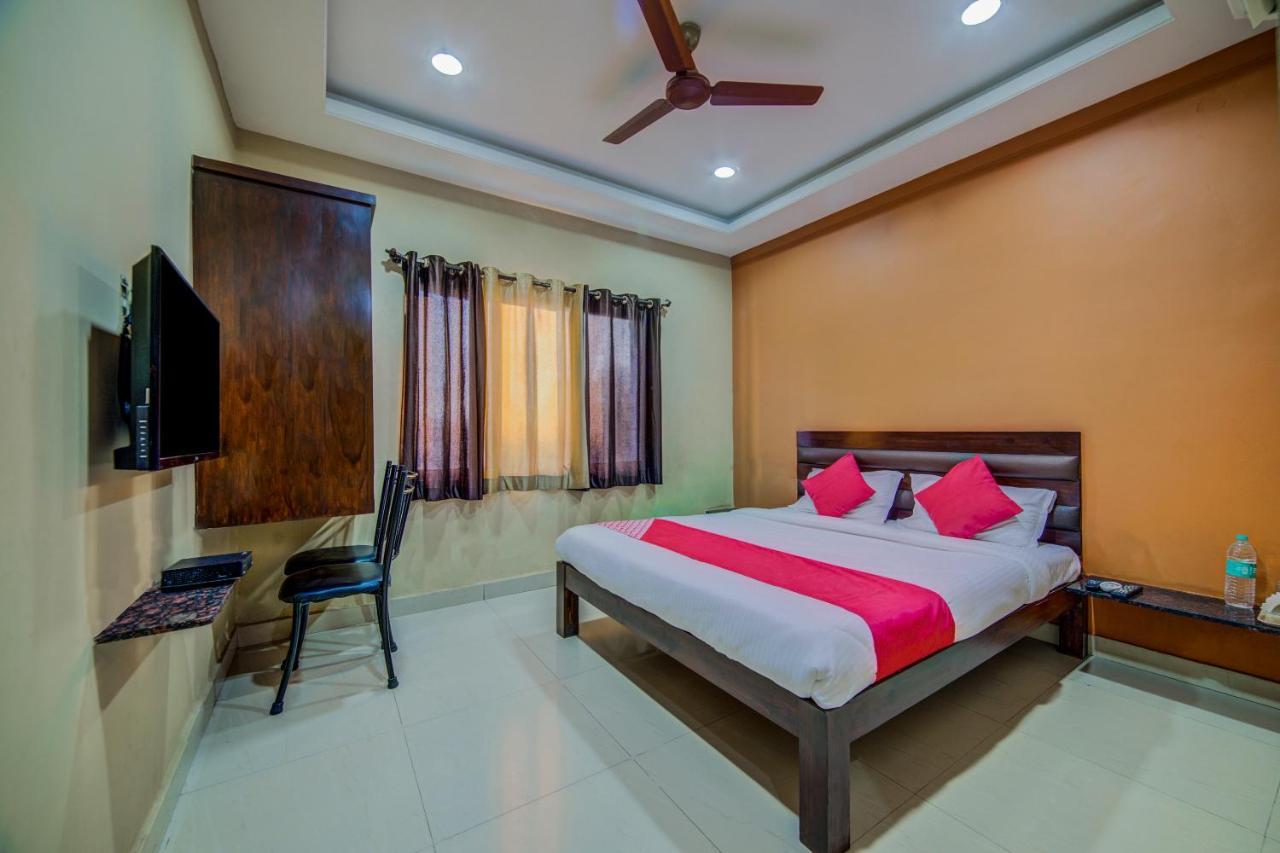 Hotel Oyo 18431 Celestee Grand Hyderabad