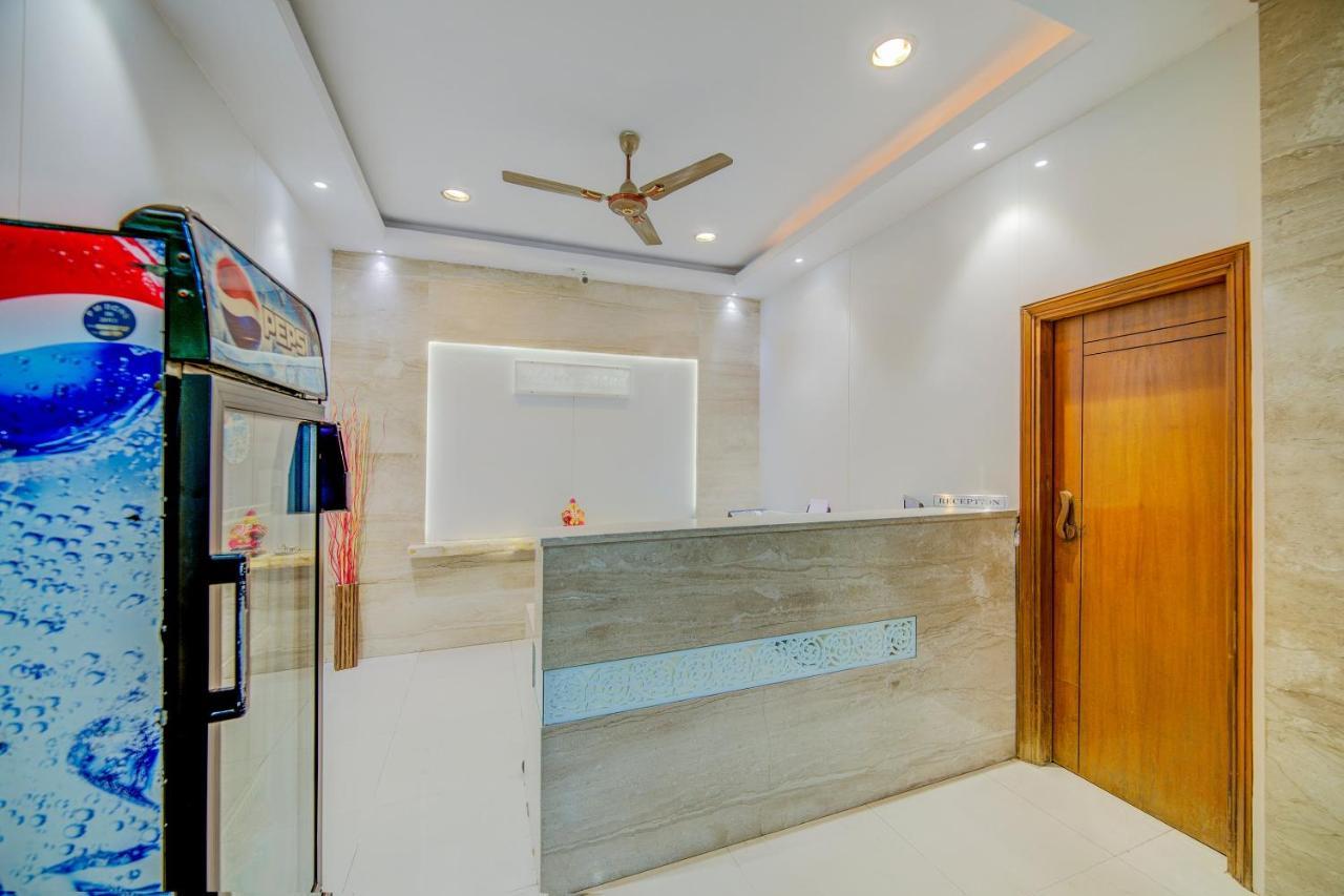 Hotel Oyo 18431 Celestee Grand 2*