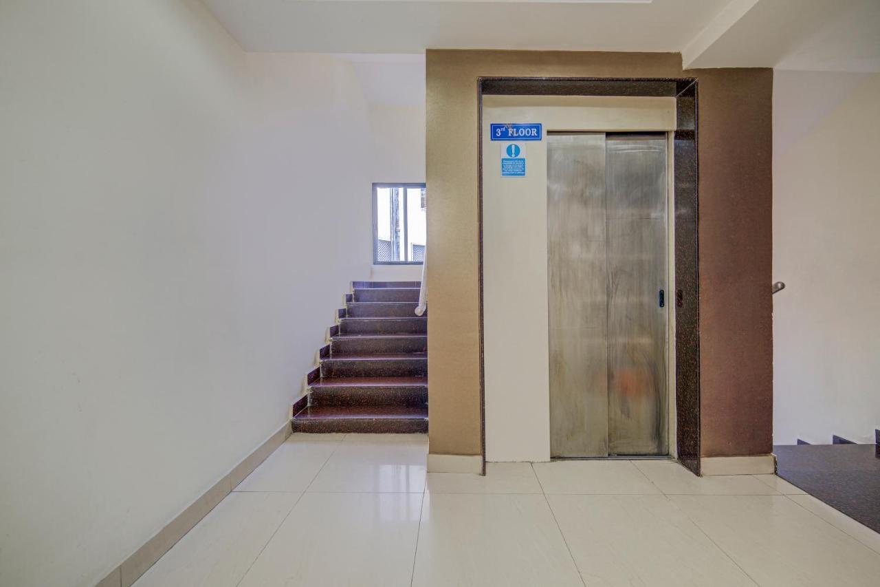 Oyo 18431 Celestee Grand Hotel