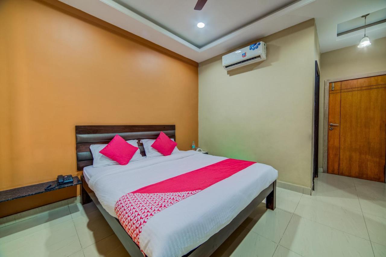 Hotel Oyo 18431 Celestee Grand