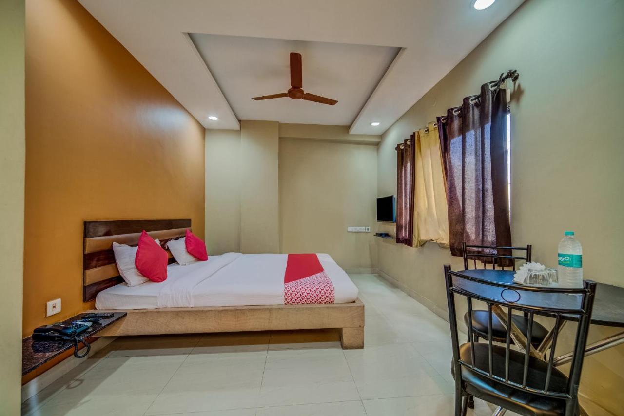 Hotel Oyo 18431 Celestee Grand 2*