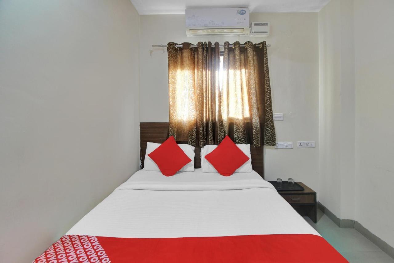 Oyo 81907 Fortune Residency