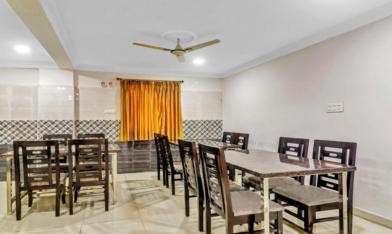 Hotel Itsy By Treebo - Royal Galaxy Kukatpally