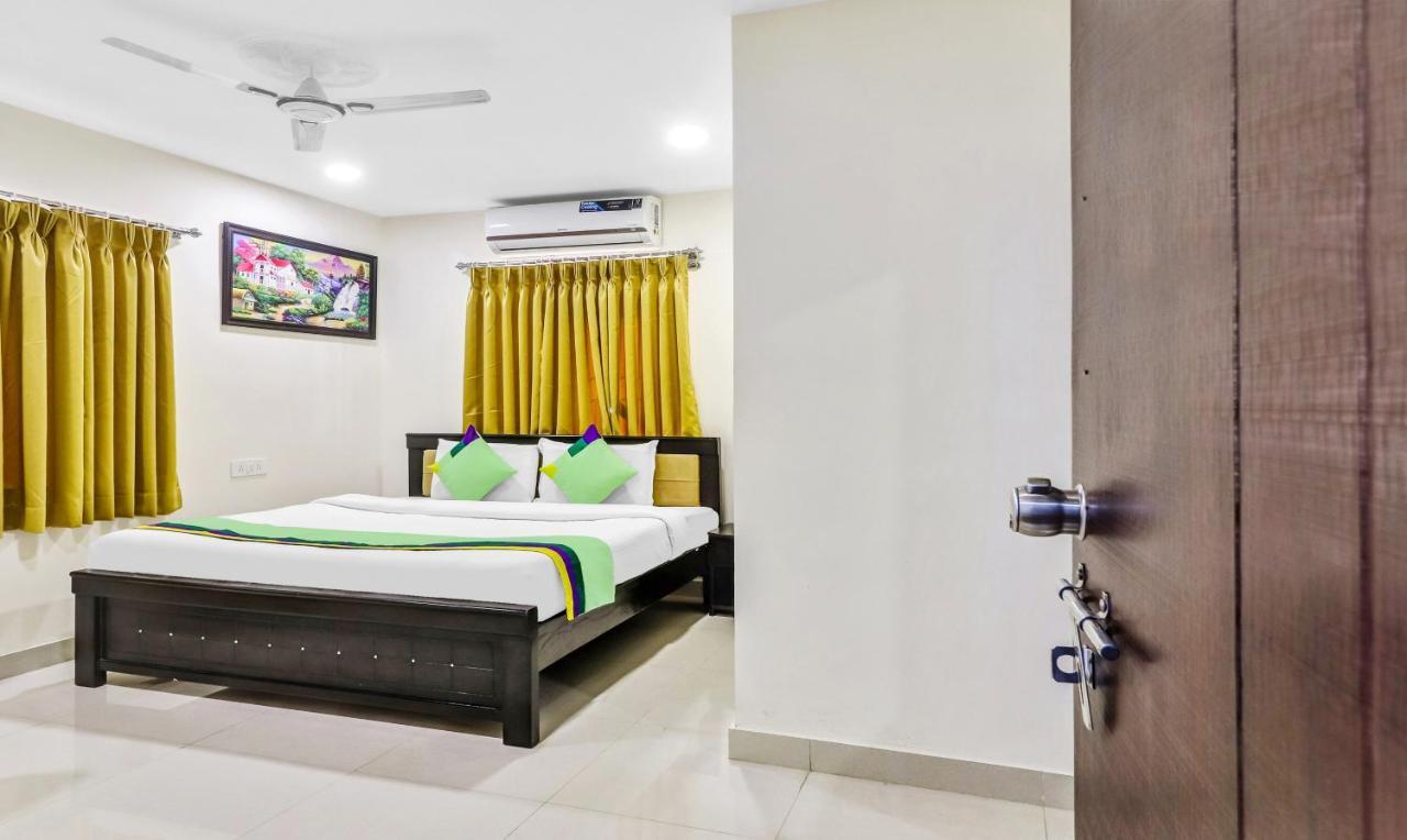 Itsy By Treebo - Royal Galaxy Kukatpally 3* Hyderabad