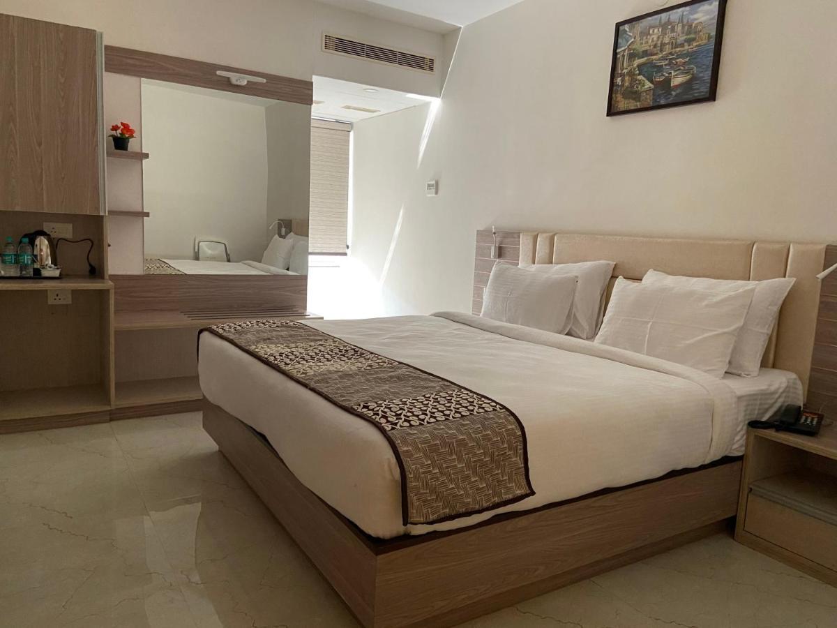 Dash - Affordable Luxury Hotel