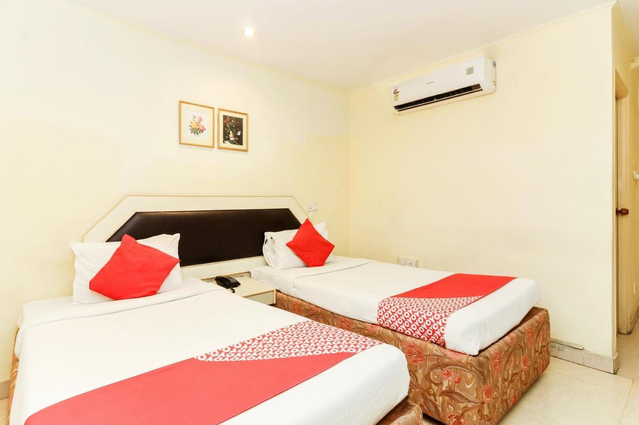 Hotel Oyo 9302 Baseraa 3*