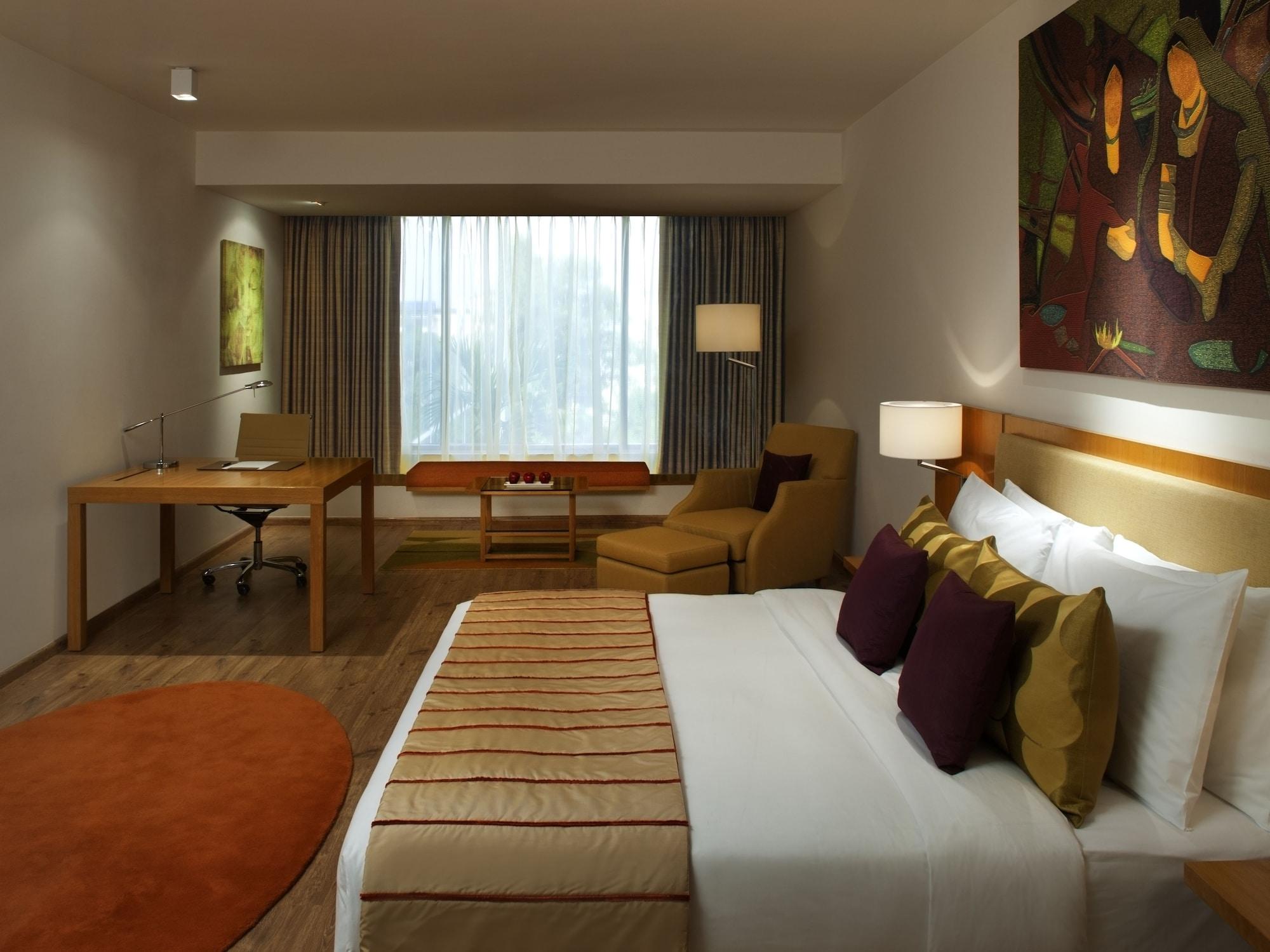Hotel Radisson Blu Plaza Banjara Hills 5*