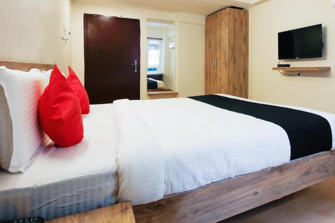 Capital O Sri Suprabhat Grand Near Kachiguda Railway Station Hotel 3*