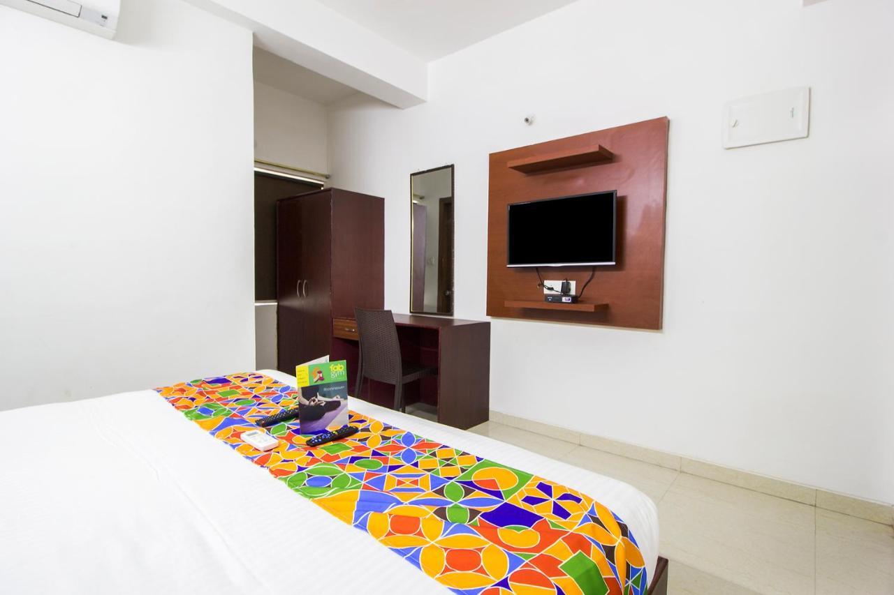 Fabhotel Limestone Suites - 750M From Yashoda Hospitals, Somajiguda 3* Hyderabad