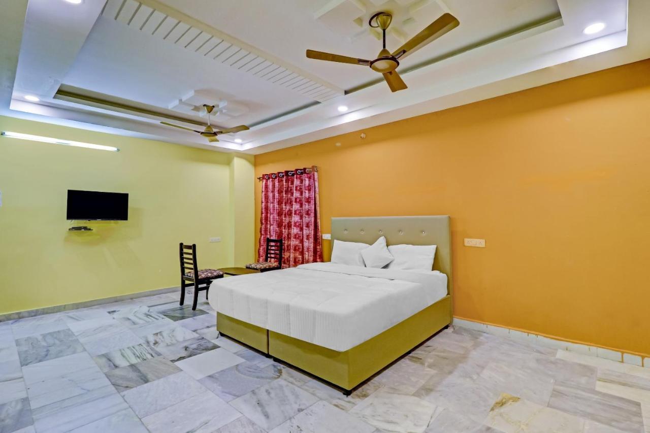 Oyo 81589 Aruna Dwraka Homes Hotel 3*