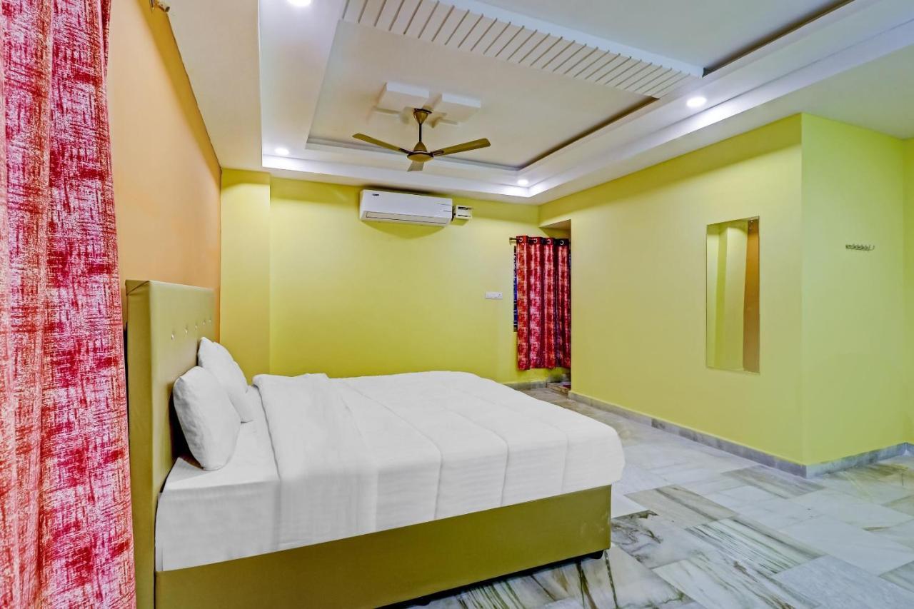 Oyo 81589 Aruna Dwraka Homes Hotel 3*