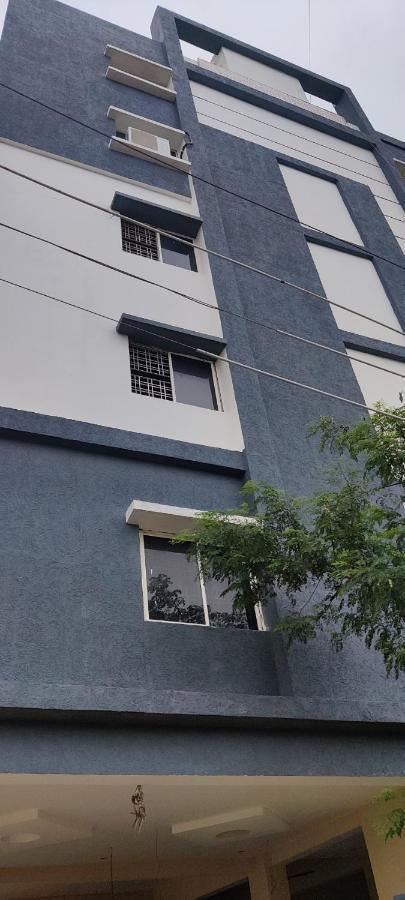 Oyo 81589 Aruna Dwraka Homes Hotel