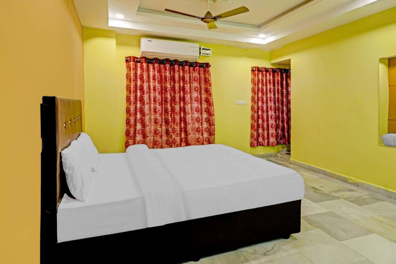 Hotel Oyo 81589 Aruna Dwraka Homes Hyderabad