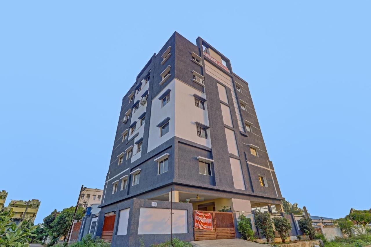 Oyo 81589 Aruna Dwraka Homes Hotel