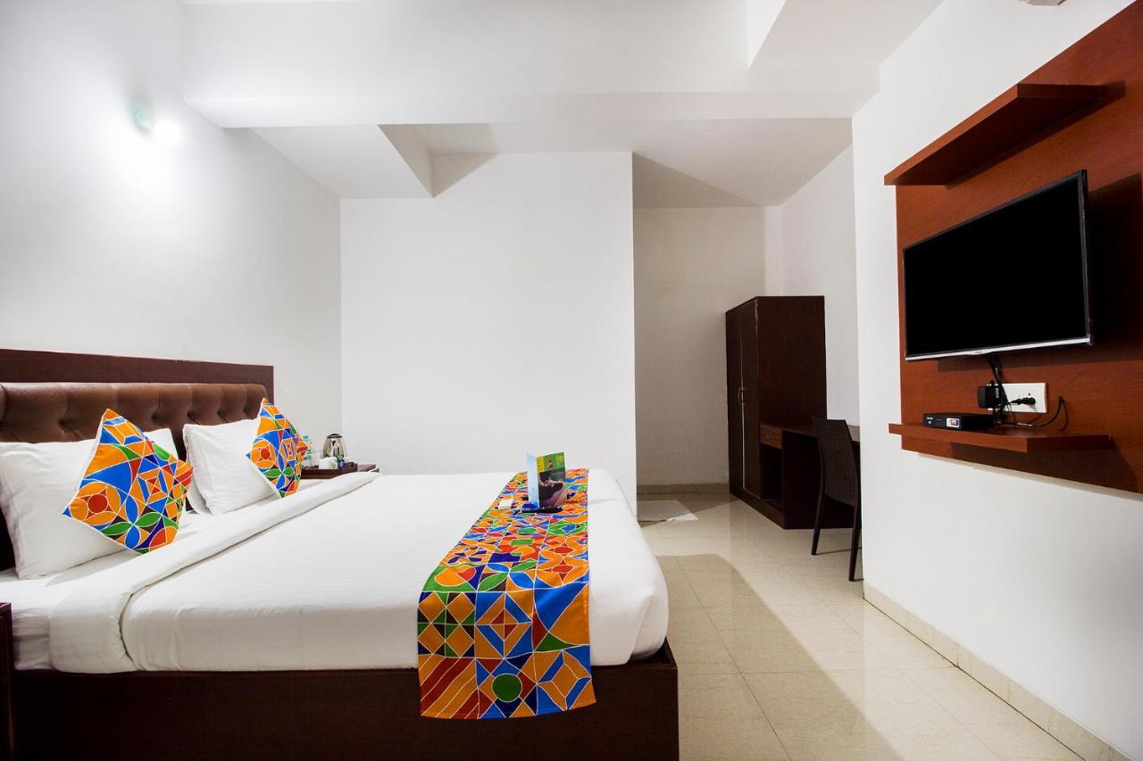 Hotel Fabhotel Limestone Suites - 750M From Yashoda Hospitals, Somajiguda Hyderabad
