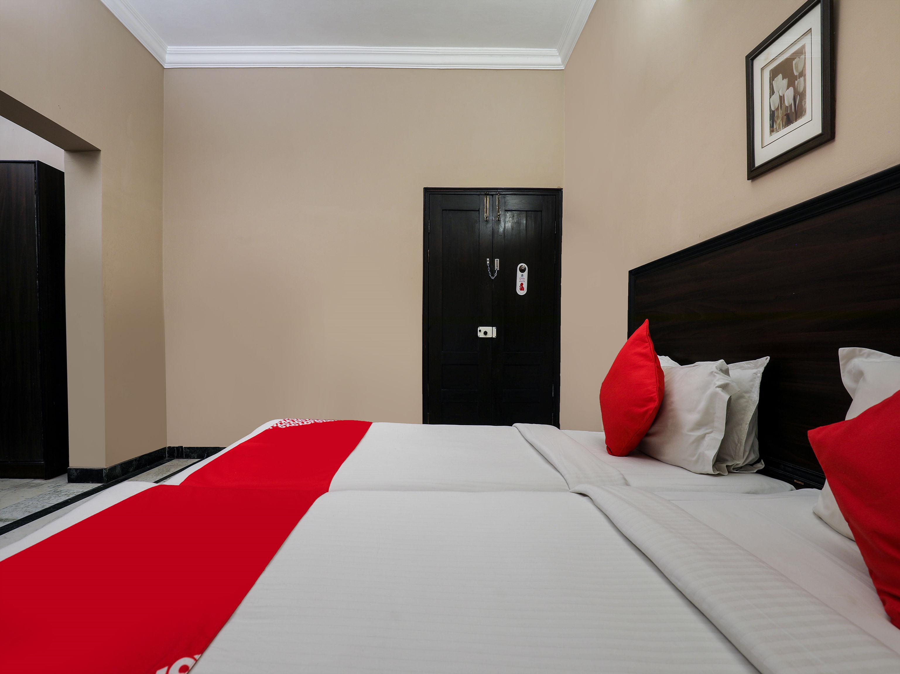 Hotel Oyo 15241 Gen X Banjara By 1589 Hyderabad