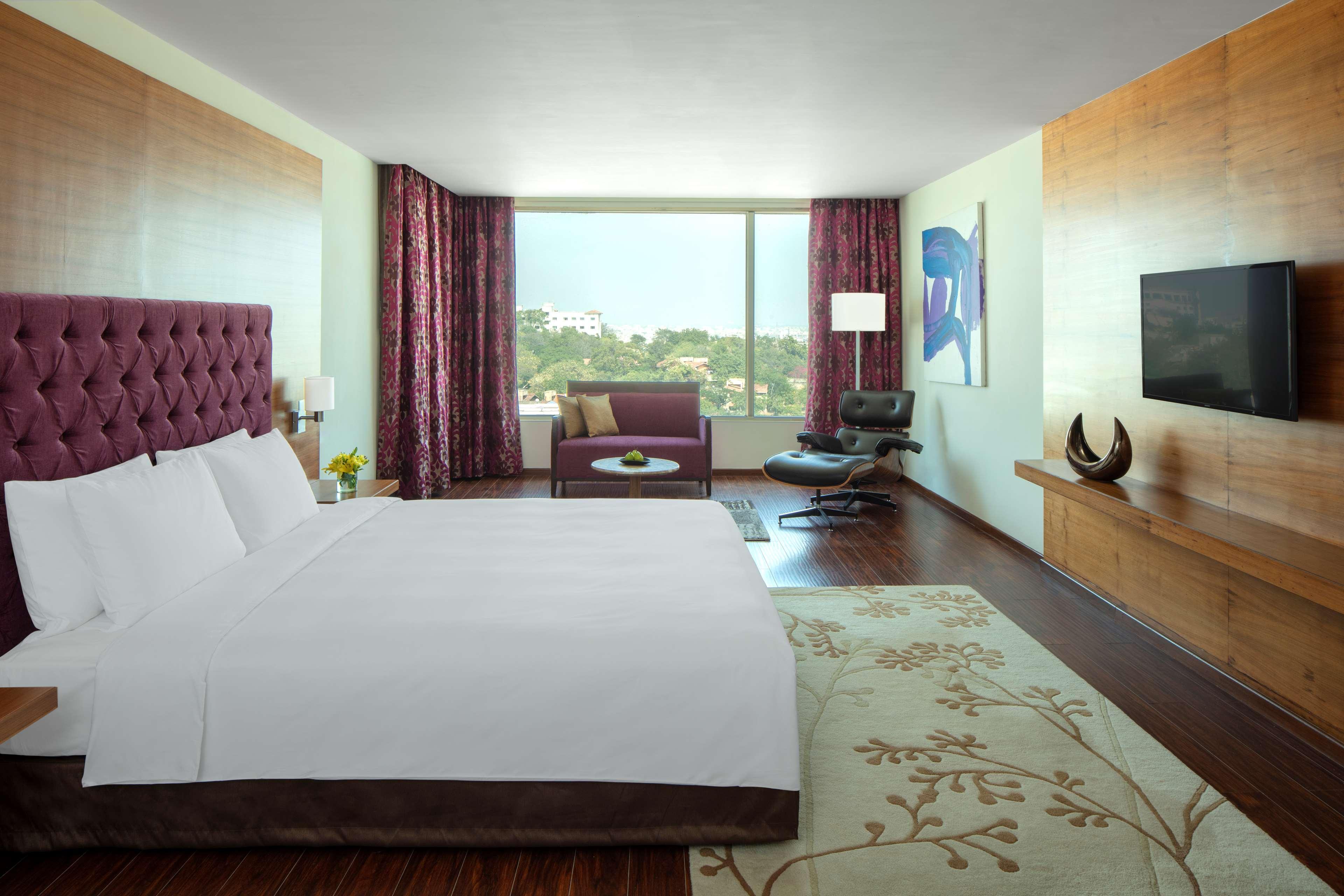 Hotel Radisson Blu Plaza Banjara Hills