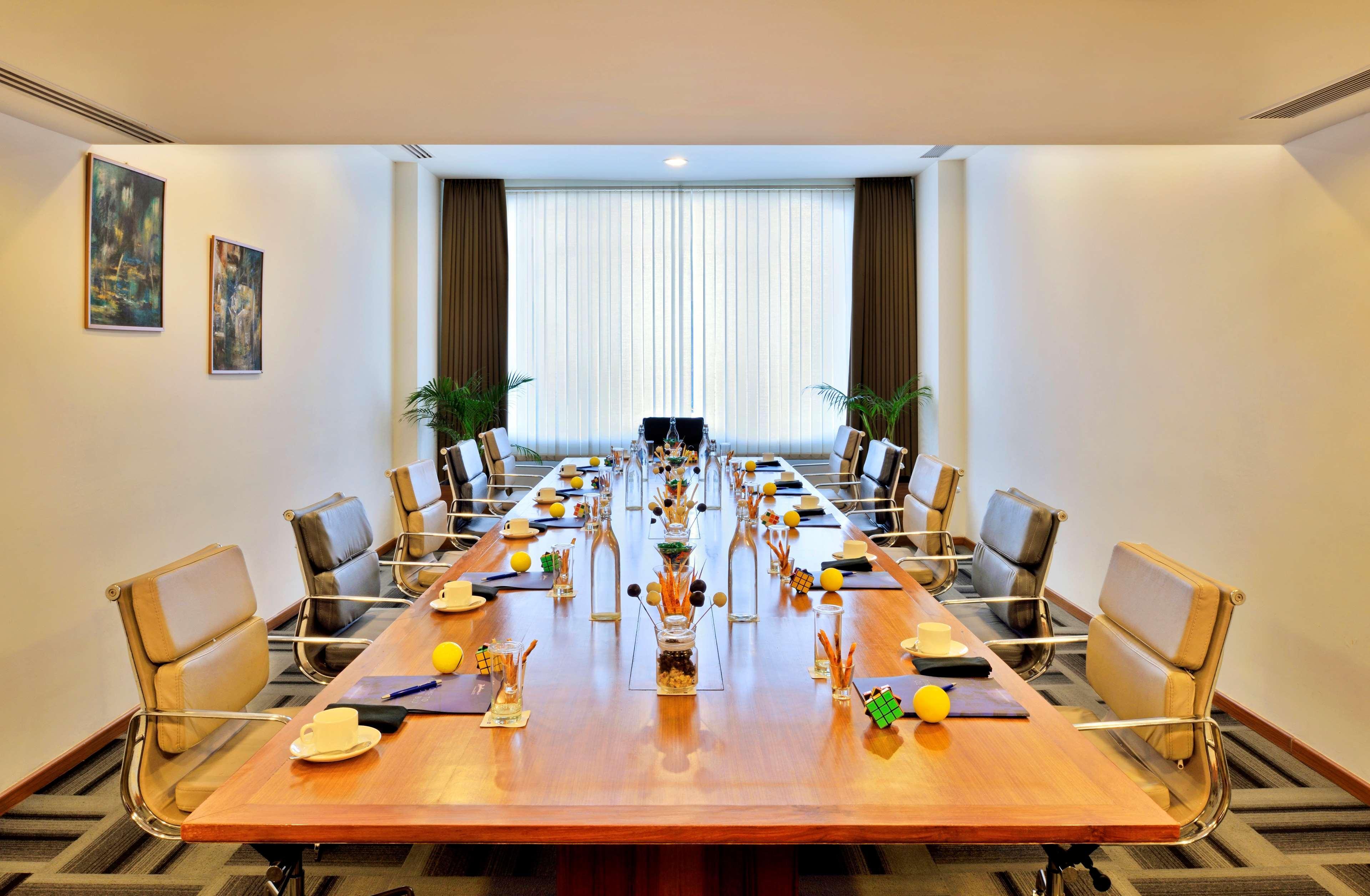 Radisson Blu Plaza Banjara Hills Hotel 5*