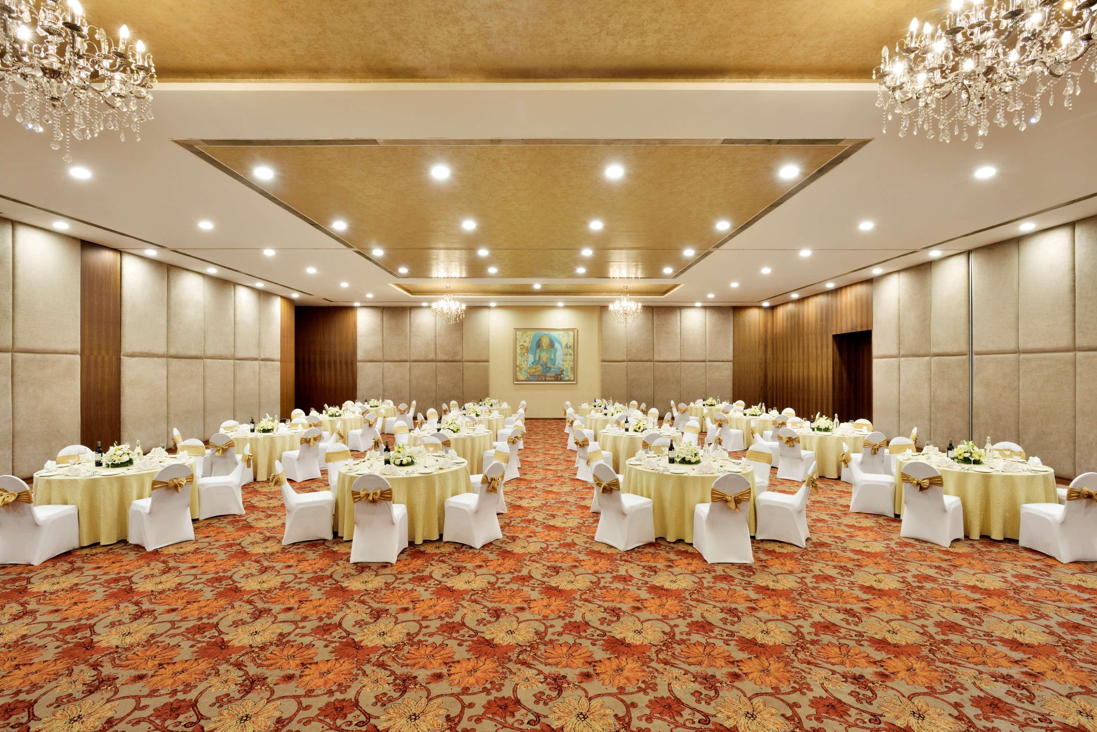 Hotel Radisson Blu Plaza Banjara Hills