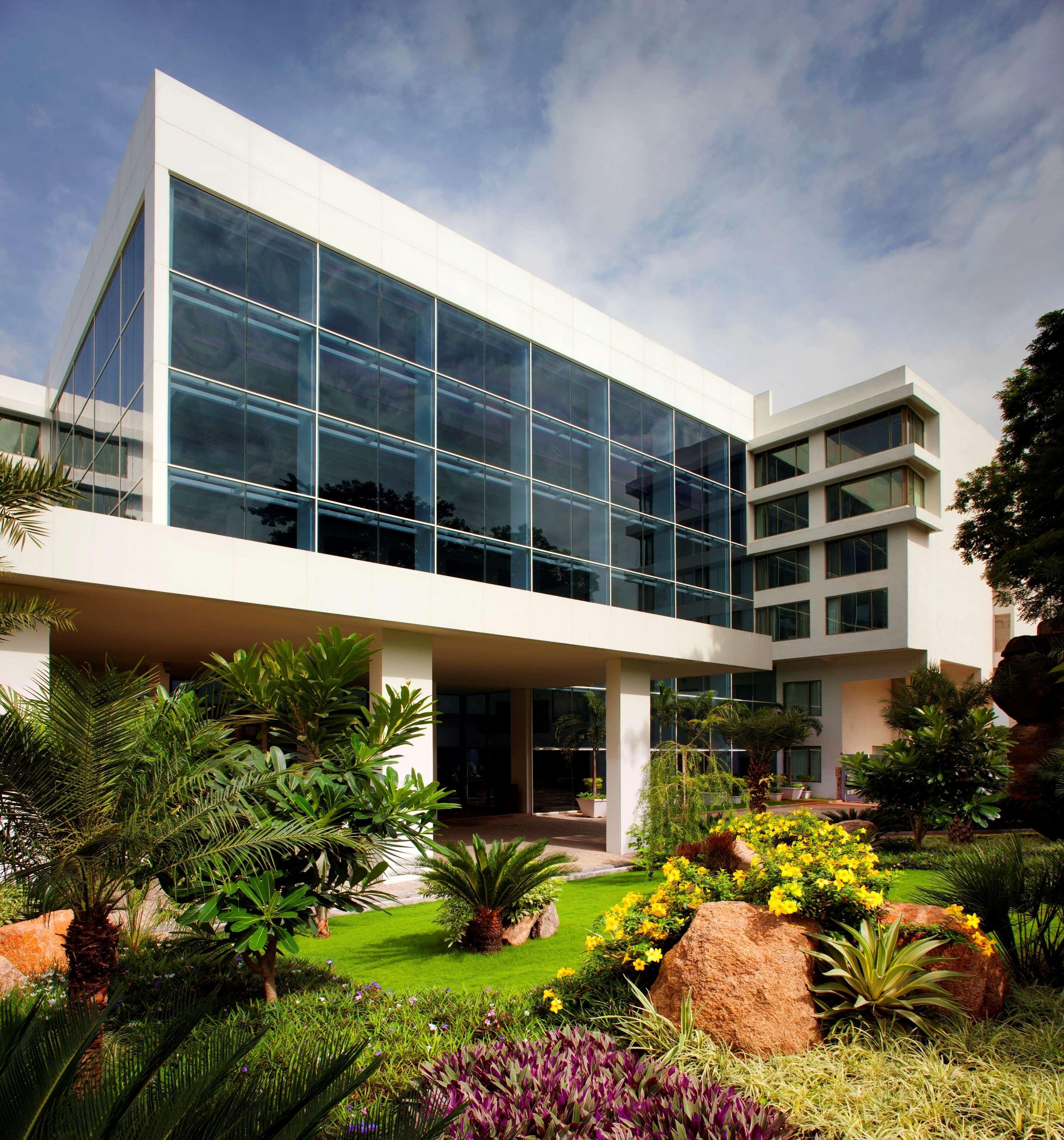 Radisson Blu Plaza Banjara Hills 5* Hyderabad