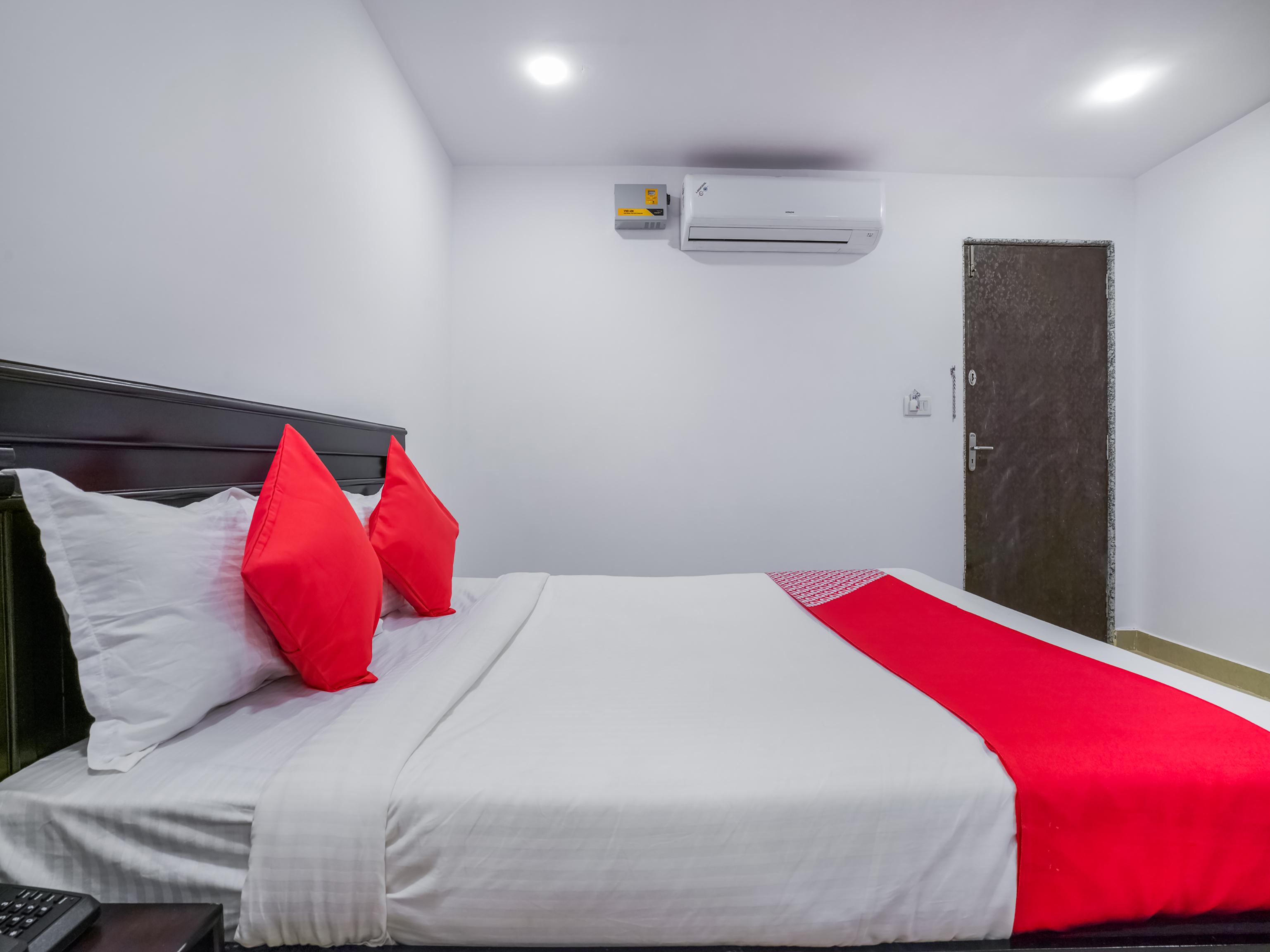 Oyo 18341 Flagship Metro International Hotel