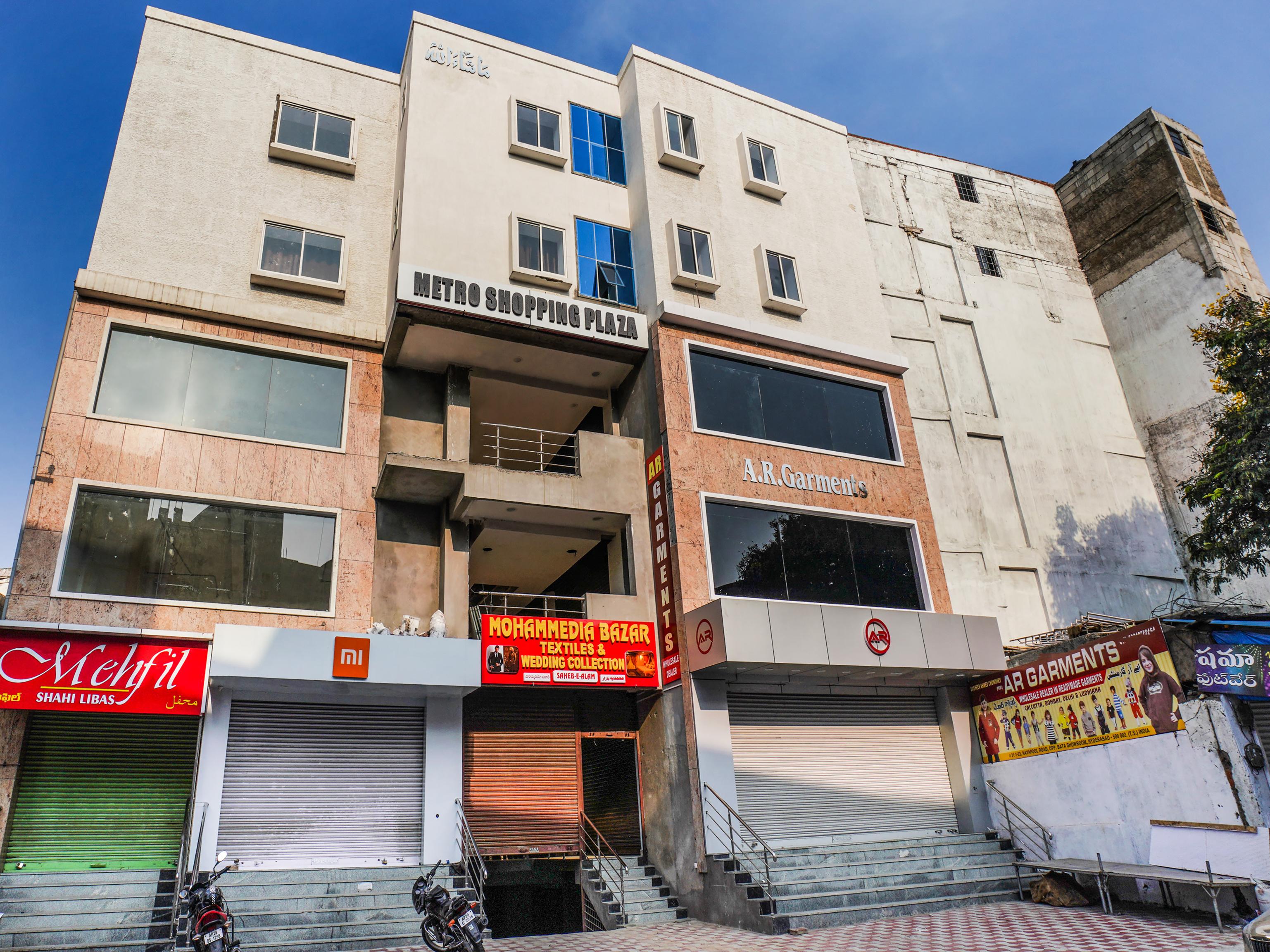 Oyo 18341 Flagship Metro International Hotel 3*