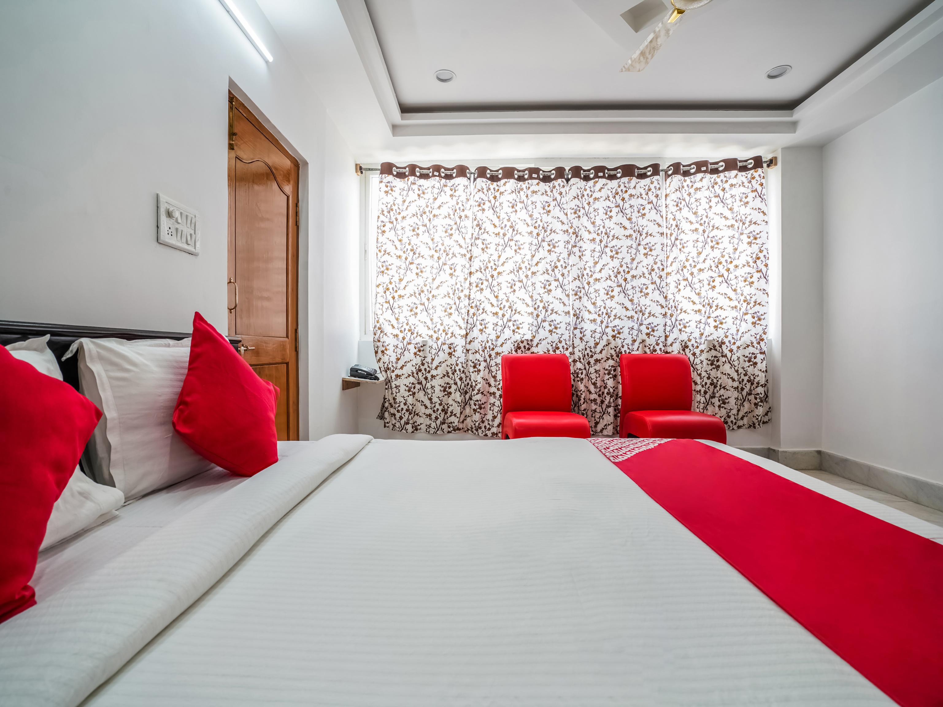 Oyo 13746 Mint Leaves Hotel Hyderabad