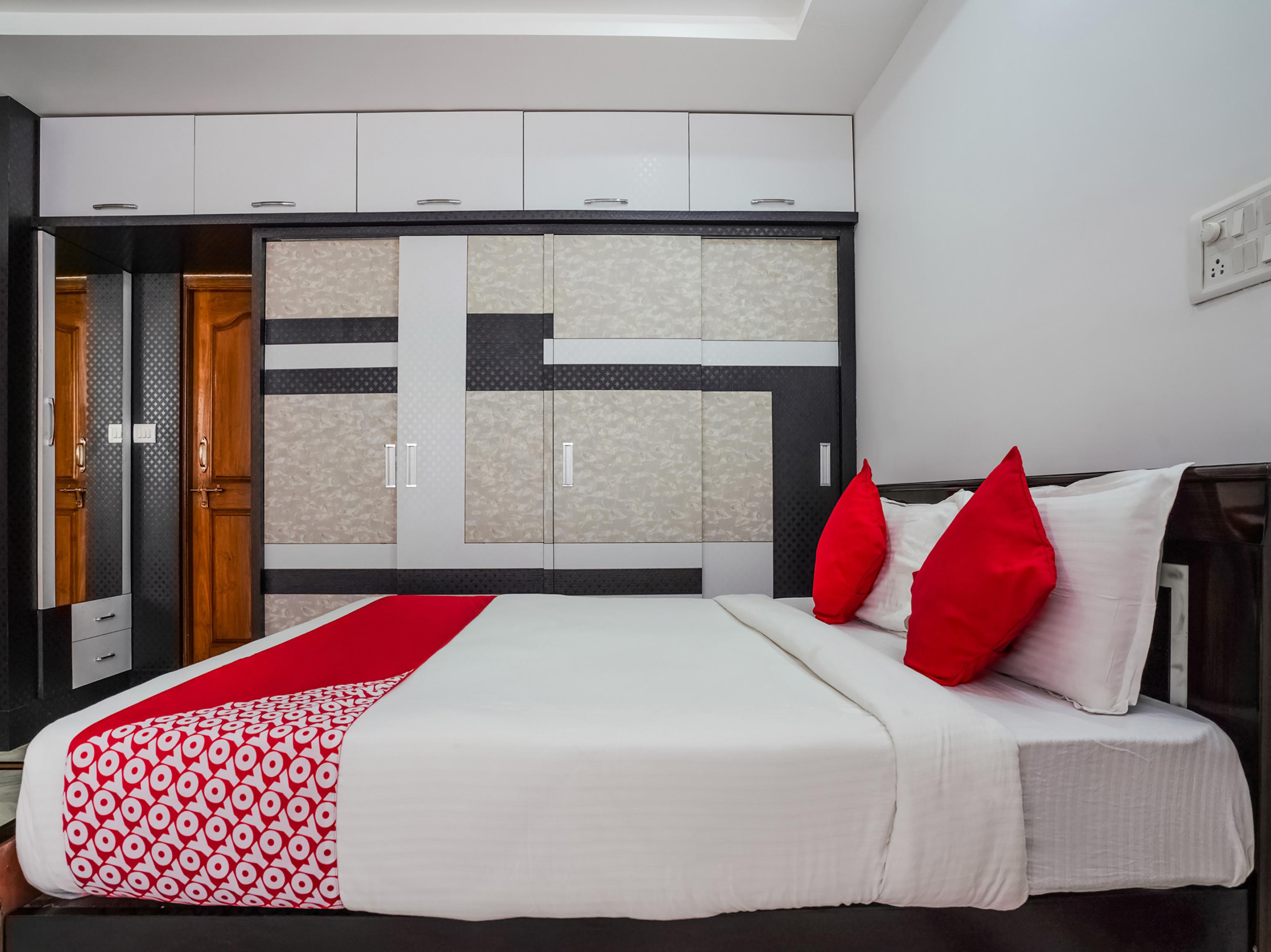 Hotel Oyo 13746 Mint Leaves Hyderabad