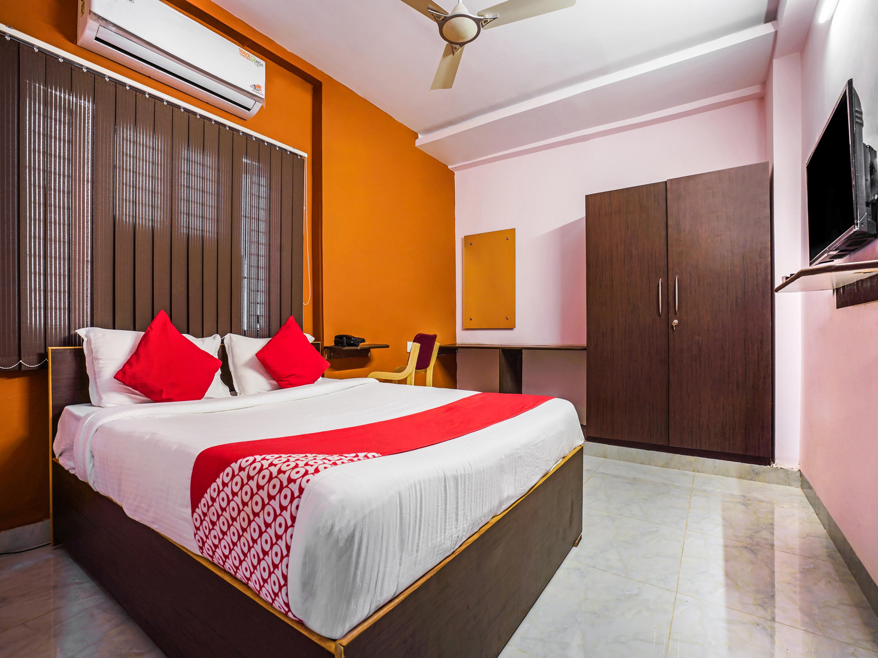 Hotel Oyo 13746 Mint Leaves Hyderabad