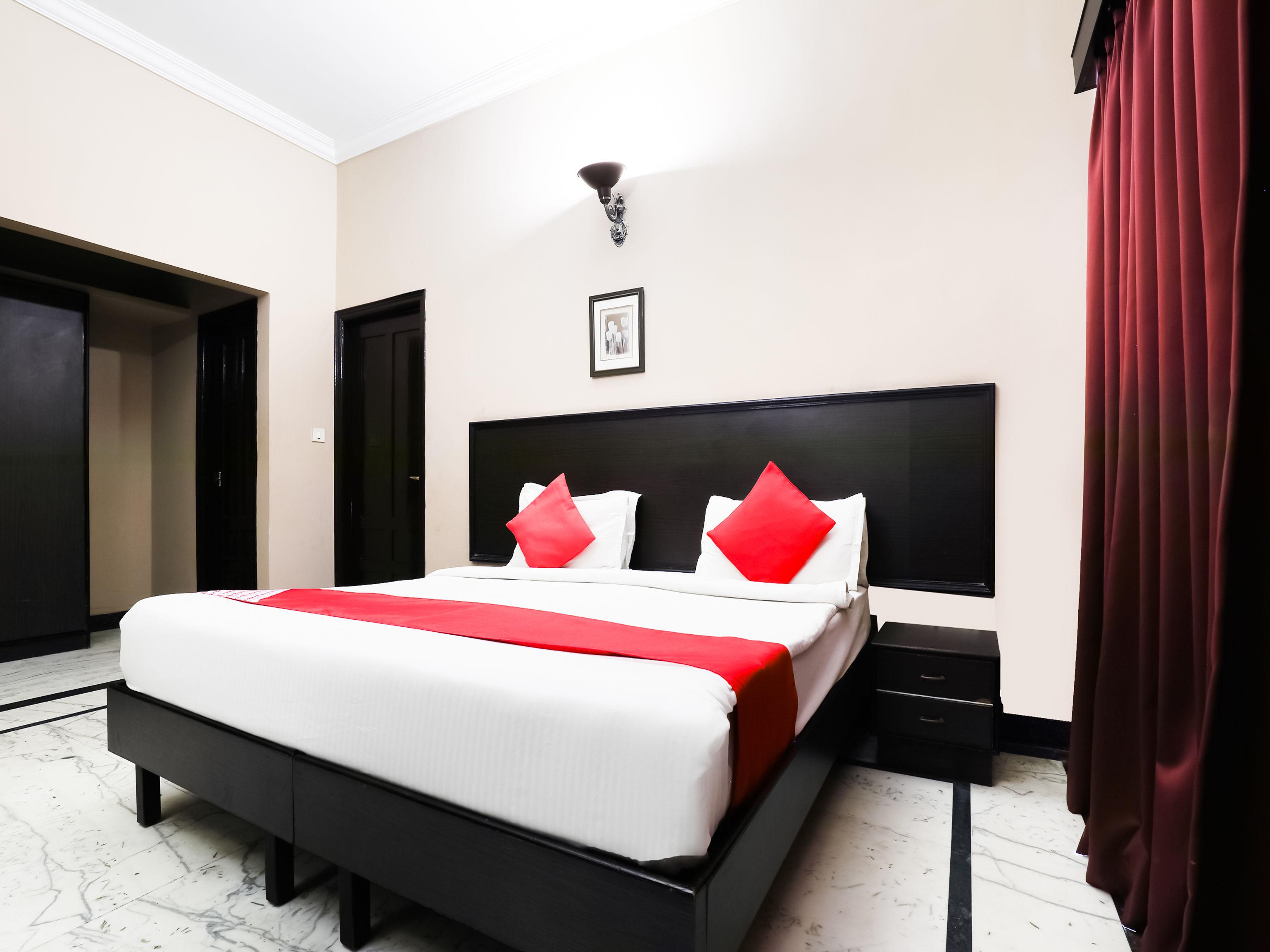 Oyo 15241 Gen X Banjara By 1589 3* Hyderabad